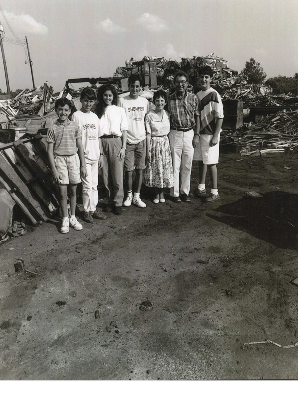 Jerry Shemper family at Ben Shemper & Sons, Inc., 1989