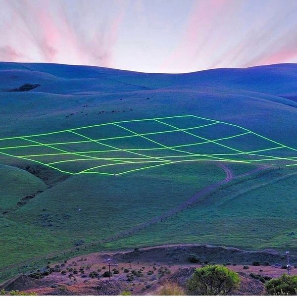 Luminous Earth Grid
© Stuart Williams 1993. All rights reserved.
Solano County, California