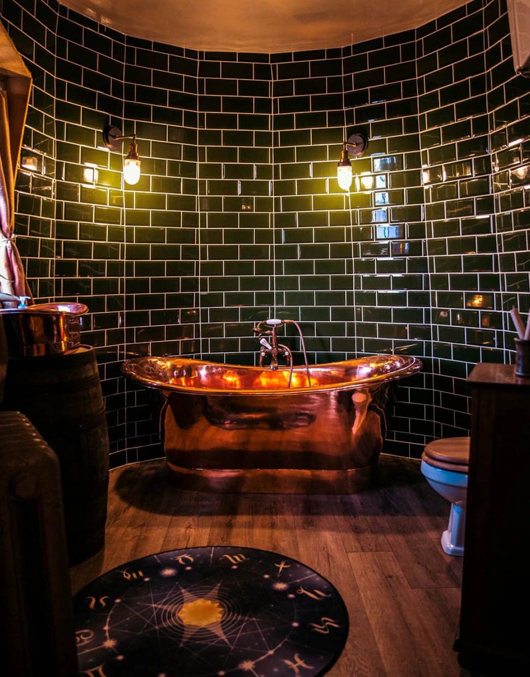 The bathroom inside of the cottage. 