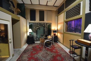 Large room for tracking or rehearsal

