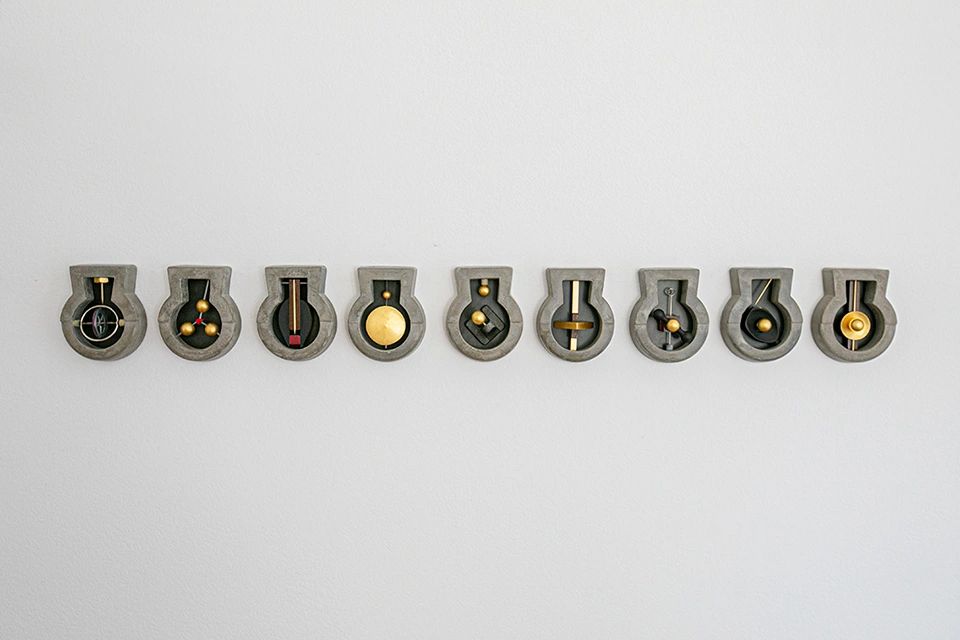 Title: Ohrringen

Year:2020

Medium: Mixed

Measure: 9 x (17x13x4 cm)
9 x (6“1/2 x 5“ x 1“ 1/2)

