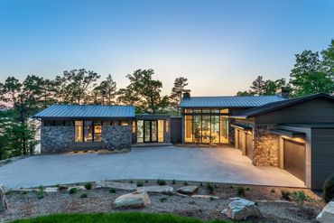 MOUNTAIN MODERN HOME DESIGNED BY JEREMY DRISKELL