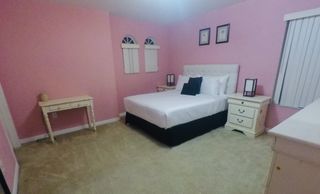 Enjoy this queen size bed very spacious room 