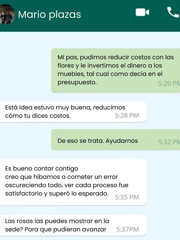 Conversación en WhatsApp sobre reducción de costos y planificación.