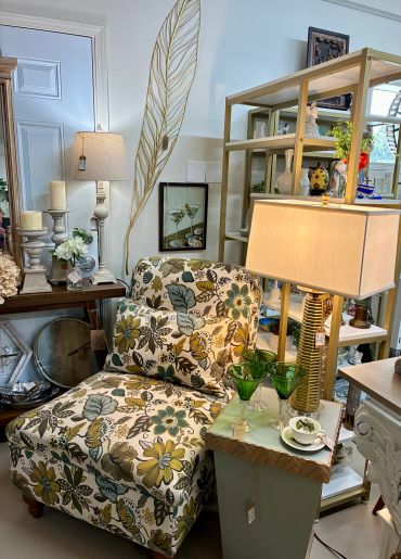 Upholstered Slipper Chair, Gold Table Lamp, Accent Table with Removable Top for Storage, Plant Stand
