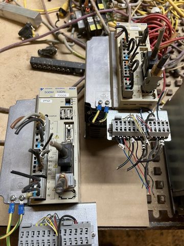 Yaskawa SGDM-10DN Servo Drive