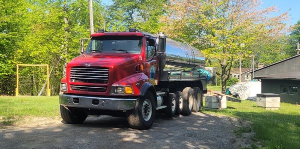 water delivery water hauler cistern 