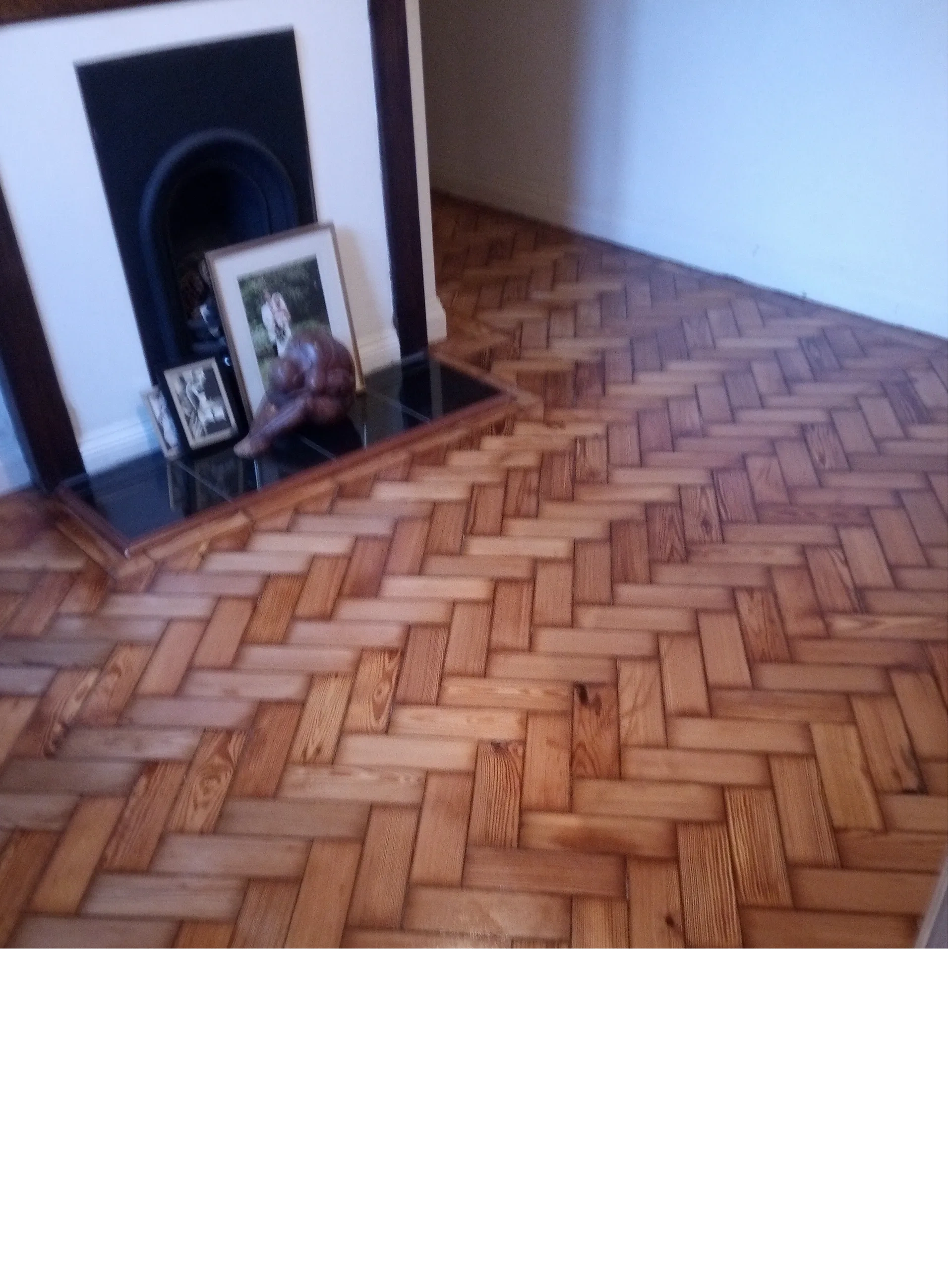 Badly damaged parquet repaired and oiled