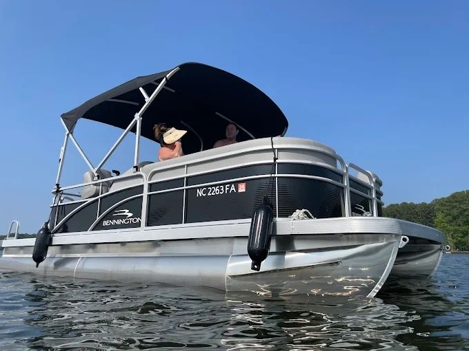 boat rentals on Lake Gaston