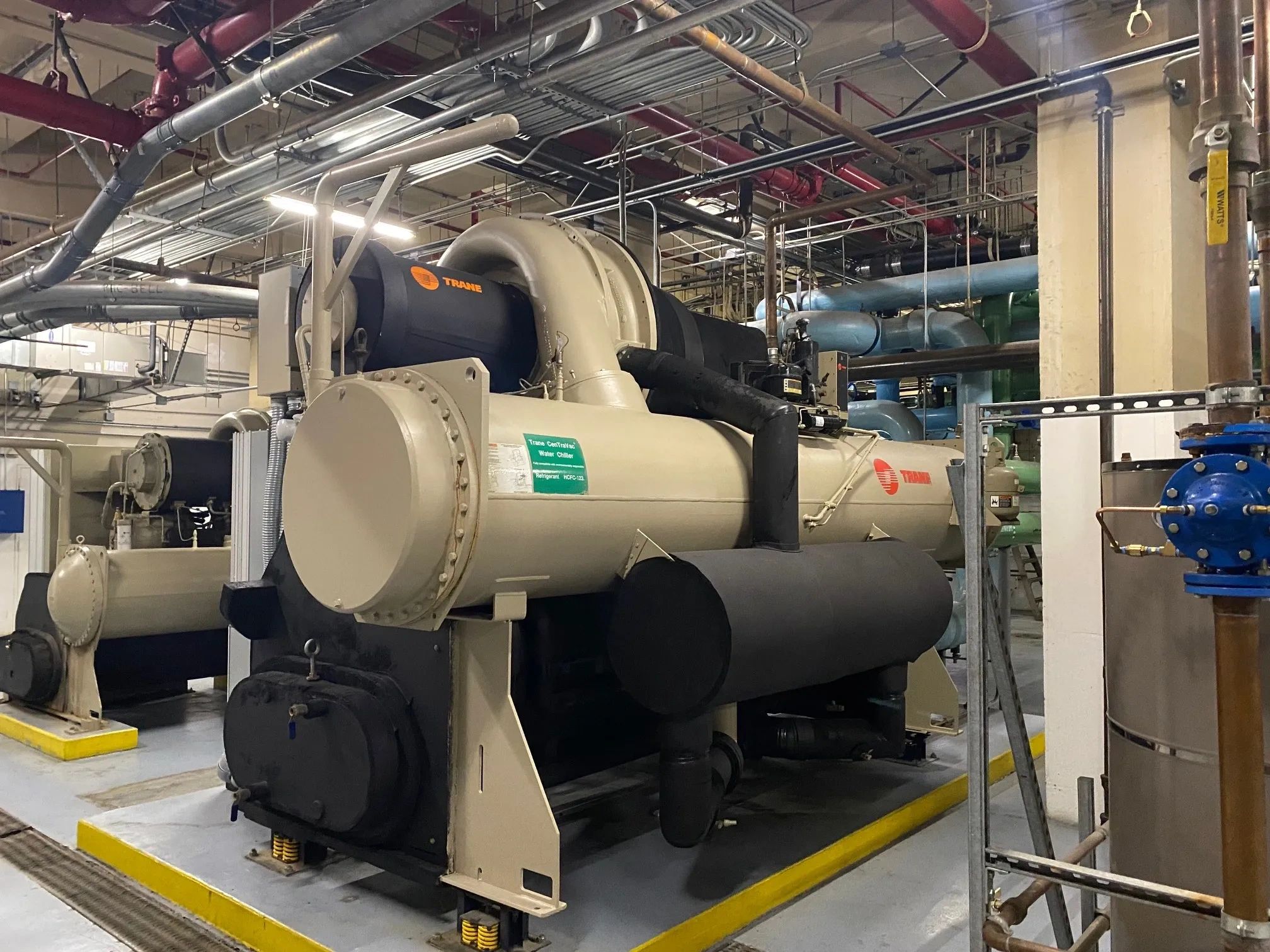 Dynamic chiller services