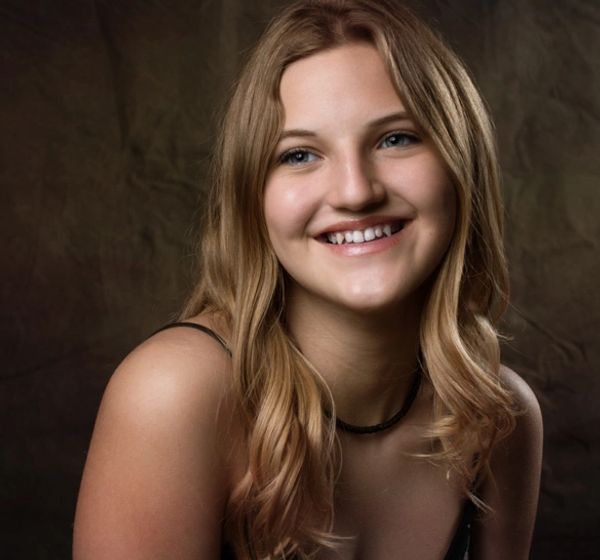 Classic Senior Portrait, Frankie Palmer Photography