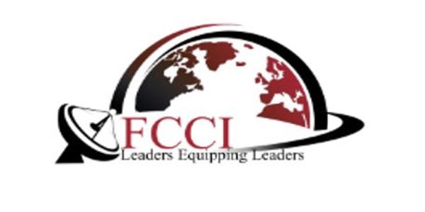 Logo de FCCL con un globo terráqueo y una antena satelital.