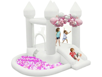 Château blanc avec toboggan intégré et piscine à balles roses et blanches