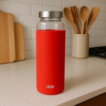 iziz glass water bottle with silicone cover
