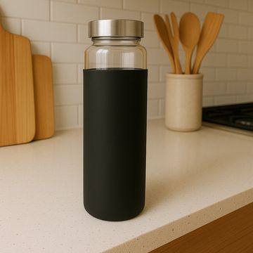 iziz glass water bottle with silicone cover