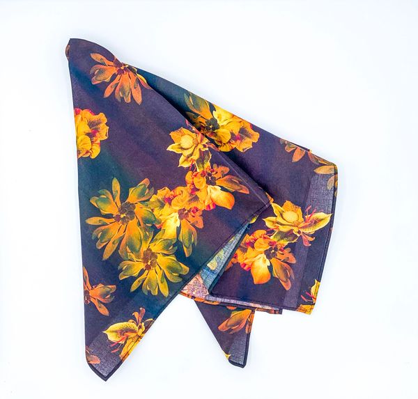 scarf with floral print