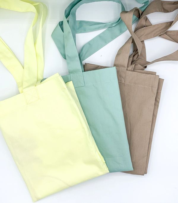 Tote bags in pastel colours