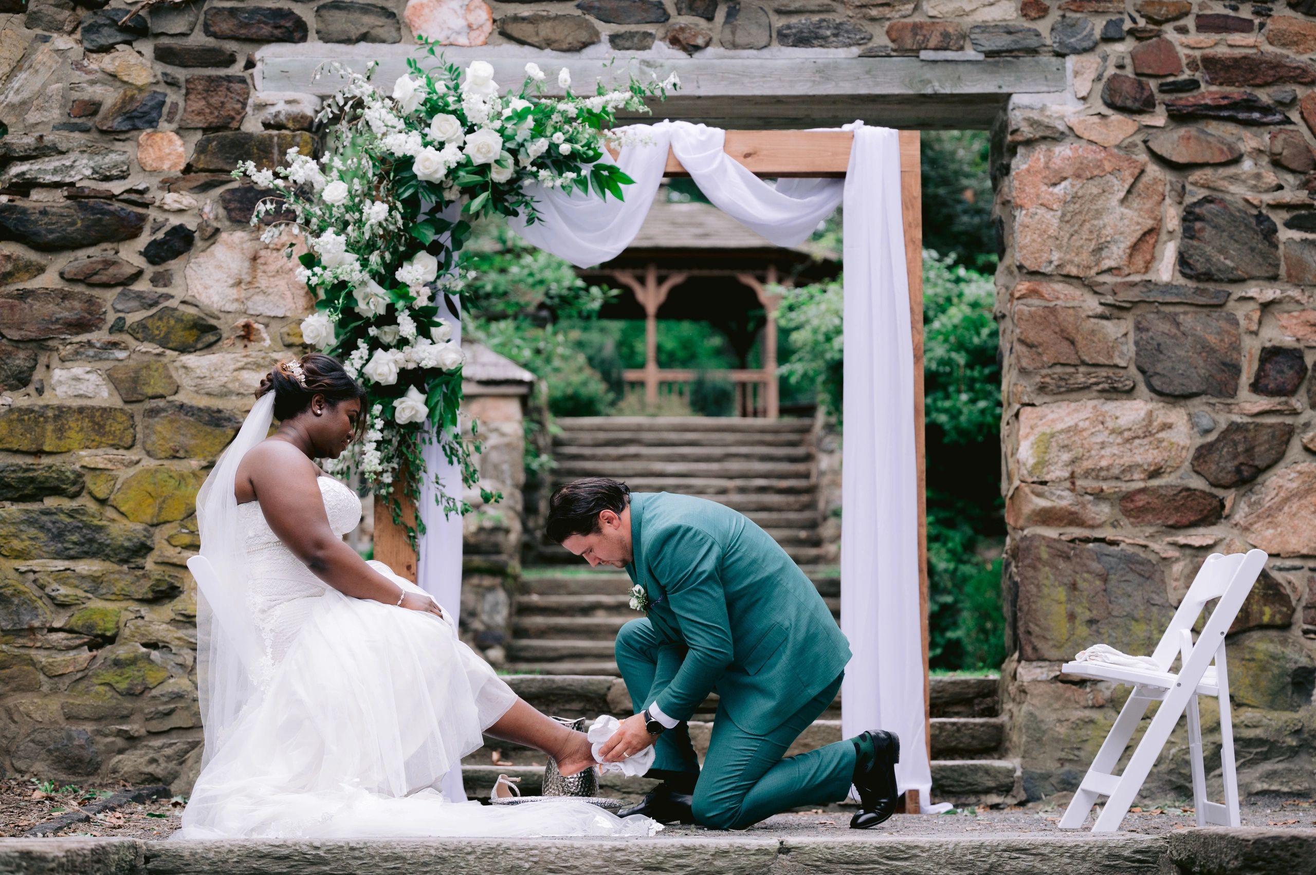 Bridal party, bridesmaids, groomsmen, parque at ridley creek state park