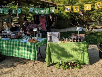 beekeepers at market