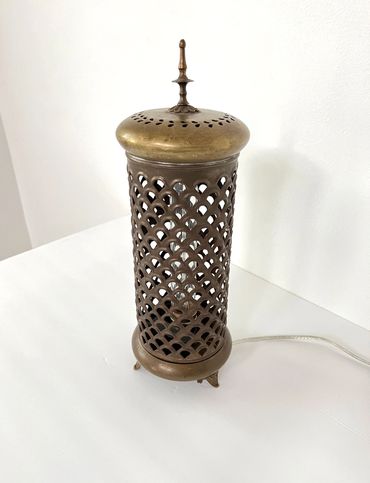 Mesh Brass Table Lamp (off)