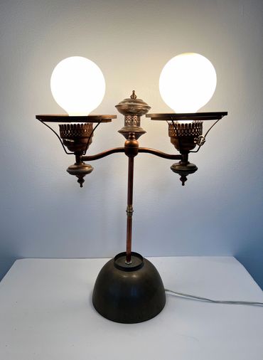 Lumière Table Lamp