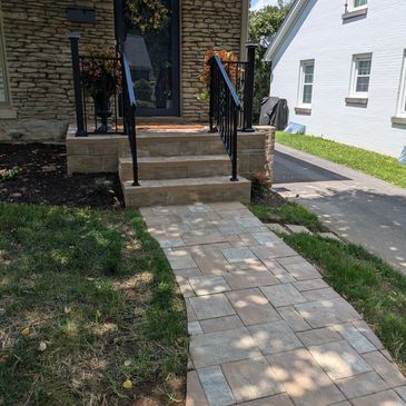 
Paver stones are built to withstand heavy use and all types of weather. Unlike poured concrete, whi