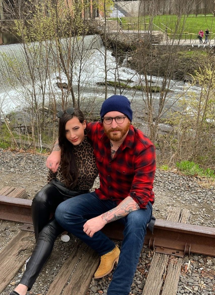 Here's me and Mark earlier this year at the same spot. Cuties!! Here's me and Mark earlier this year at the same spot. Cuties!!