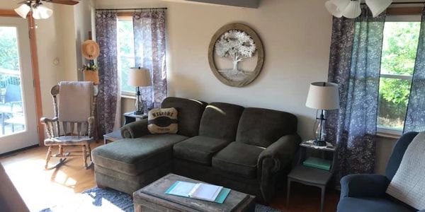 Living Room, Pleasant View Cottage, Pleasant View Cabins at Hocking Hills Farm, HockingHillsFarm.com