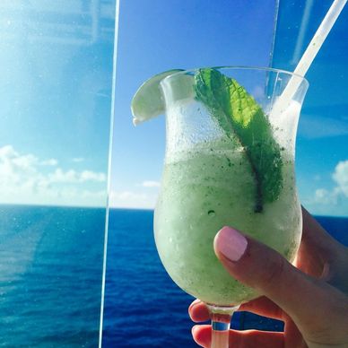 The frozen mojito brings the taste of fresh mint to your lips!