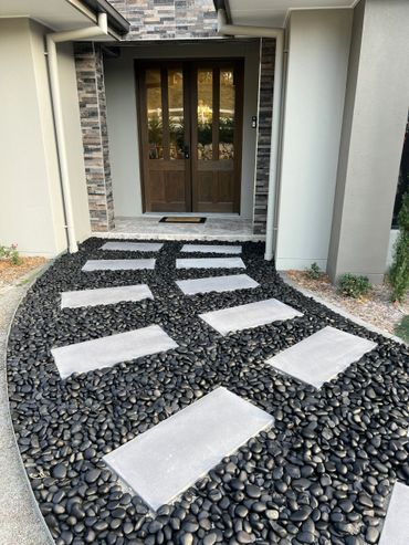 600 x 400 Paver and Stone Path