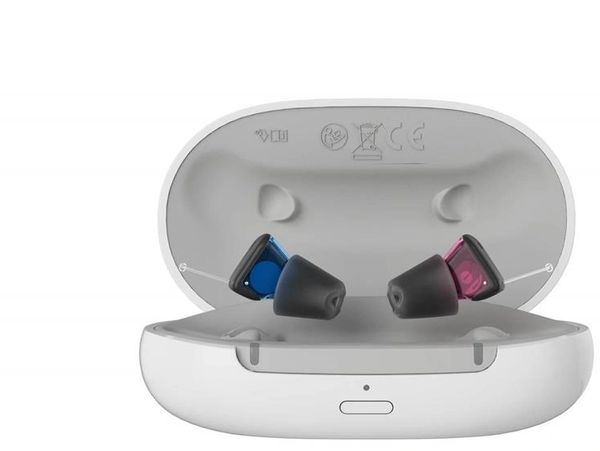 Experience enhanced hearing power discreetly
Silk Charge&Go IX’s small suitable design.