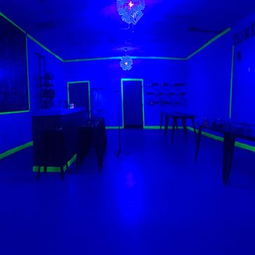 glow in the darl slime lab