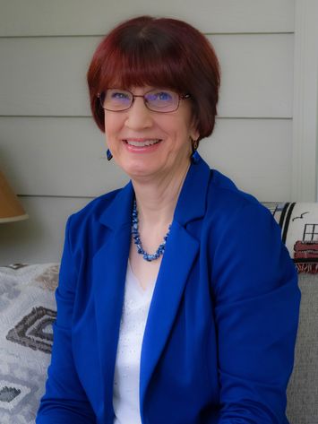 Dr. Marianne Holtzkom