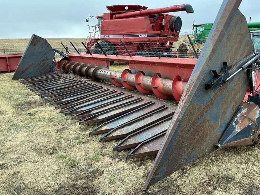 International 020 Sunflower Head — Combines & Heads lot at the Gran Consignment Sale — Spring 2026