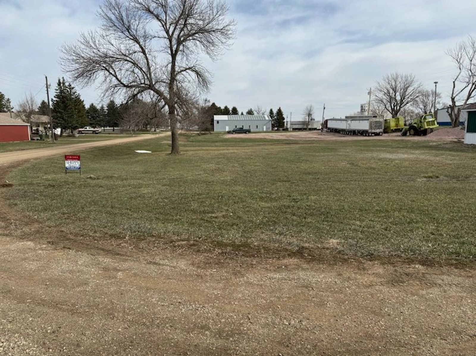 Residential Bare Lot, Dallas, SD — Dallas, SD real estate photo thumbnail 3