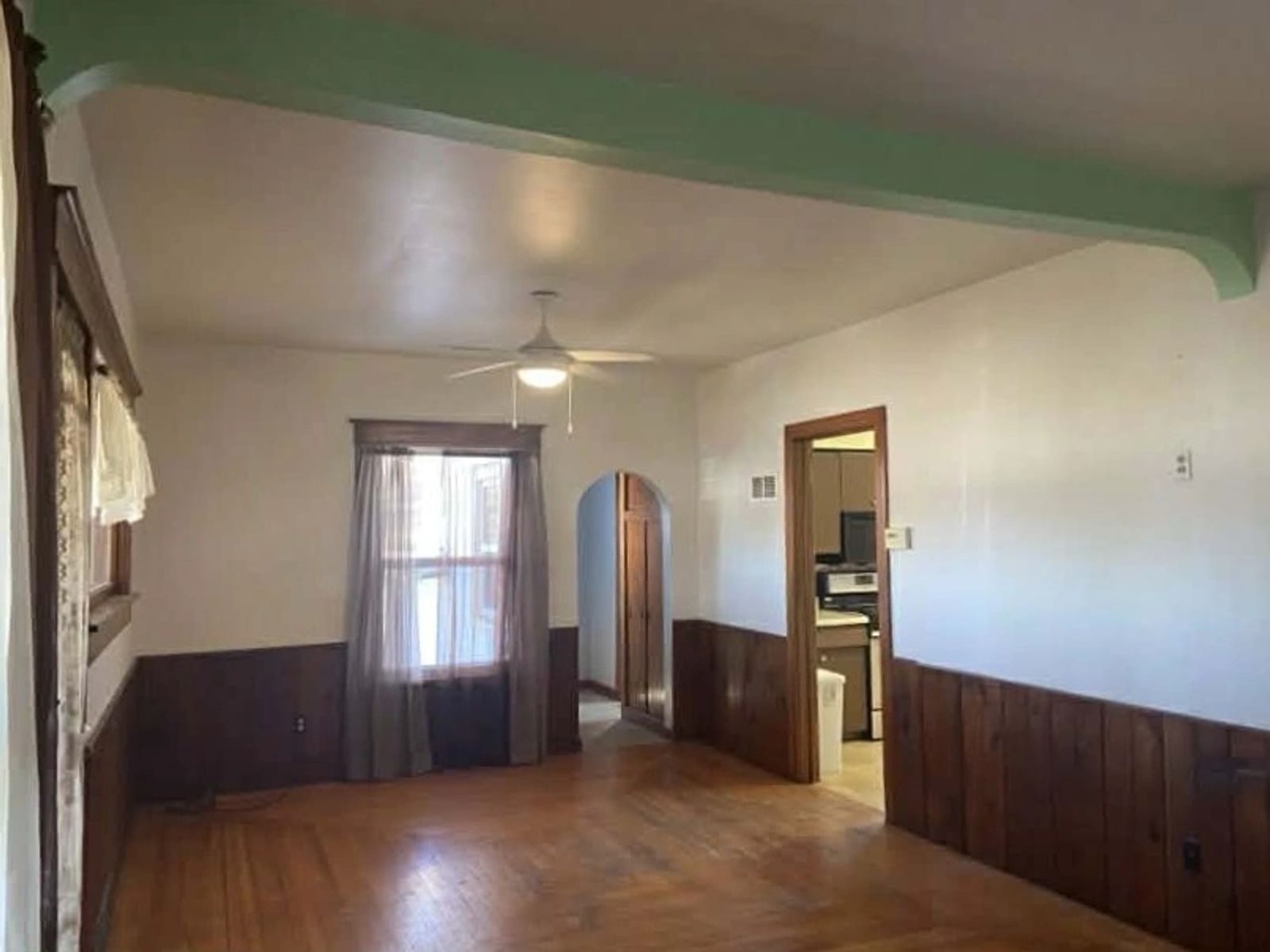 325 W 6th Street, Winner, SD — Winner, SD real estate photo thumbnail 6