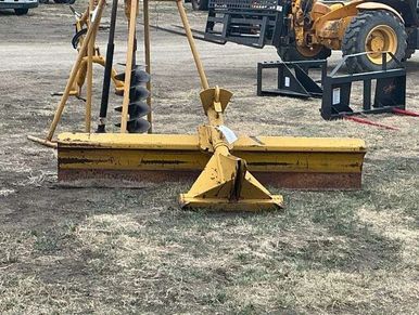 Blade — Small Equipment lot at the Gran Consignment Sale — Spring 2026