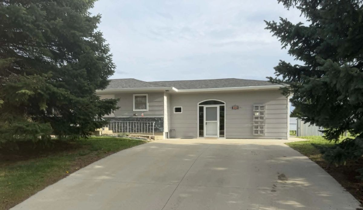 323 West 10th Street, Gregory, SD