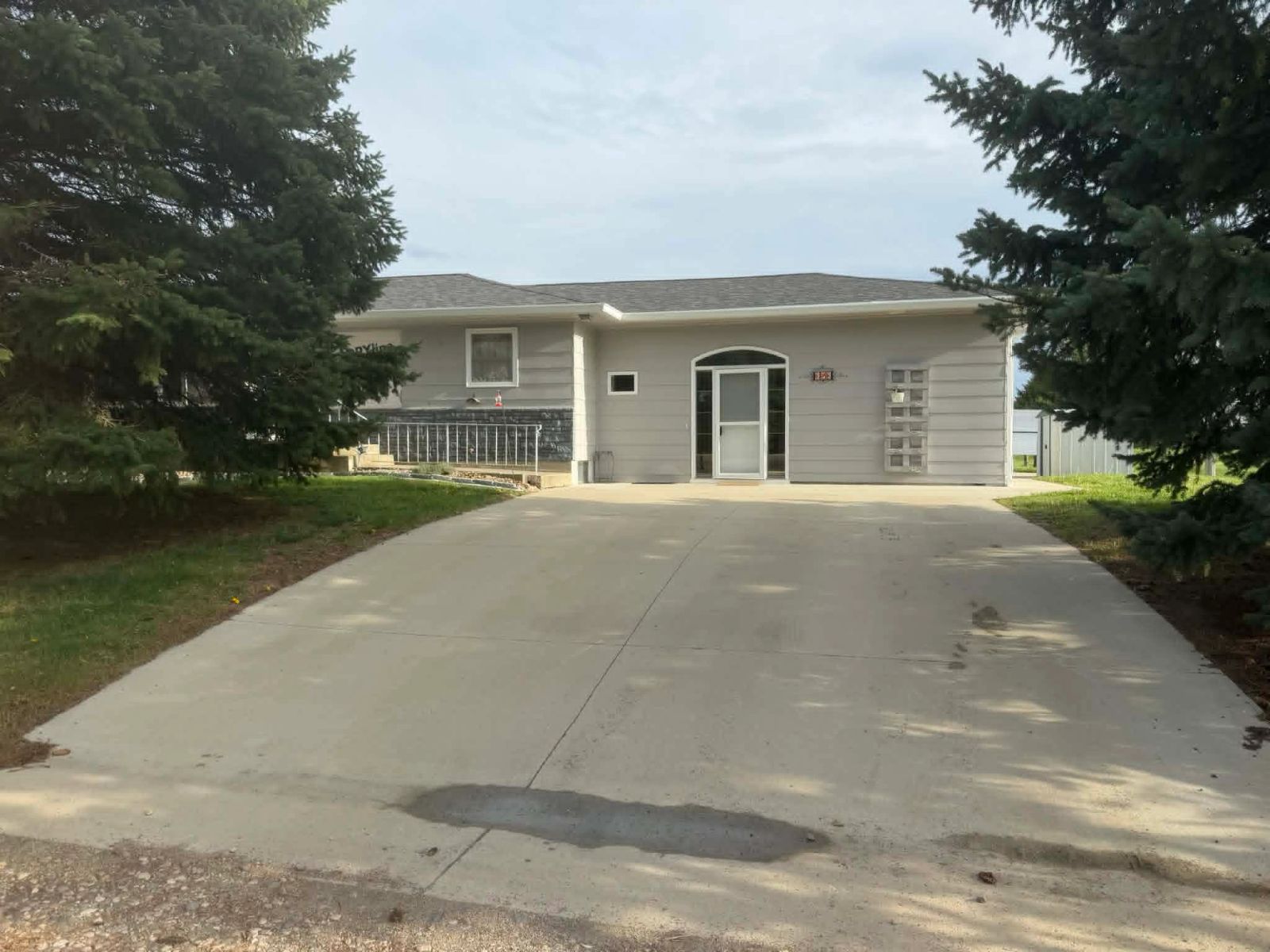 323 West 10th Street, Gregory, SD — Gregory, SD real estate photo thumbnail 4