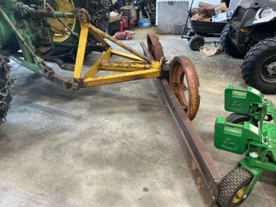 Blade — Small Equipment lot at the Gran Consignment Sale — Spring 2026