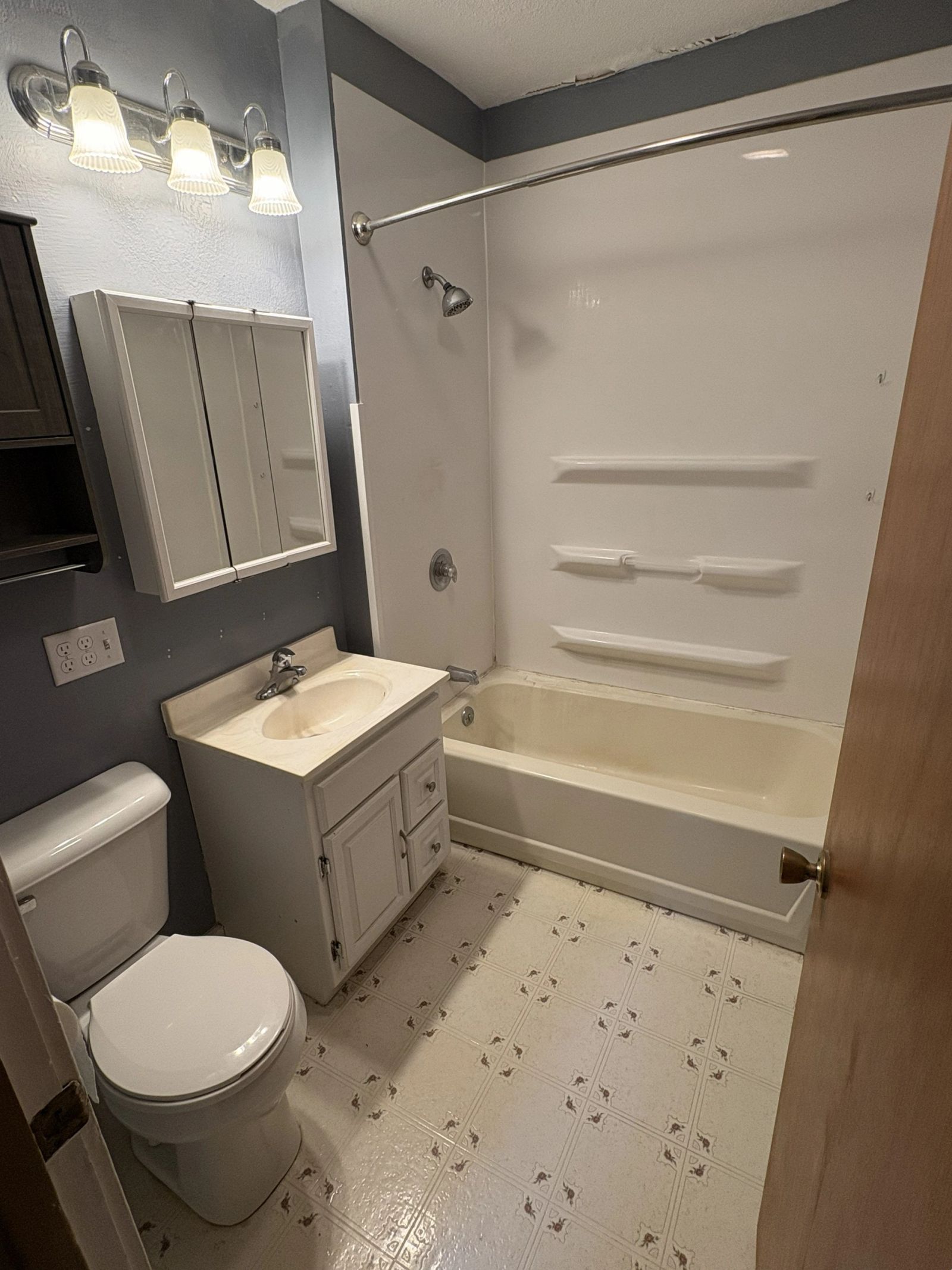225 East 6th Street, Winner, SD — Winner, SD real estate photo thumbnail 14