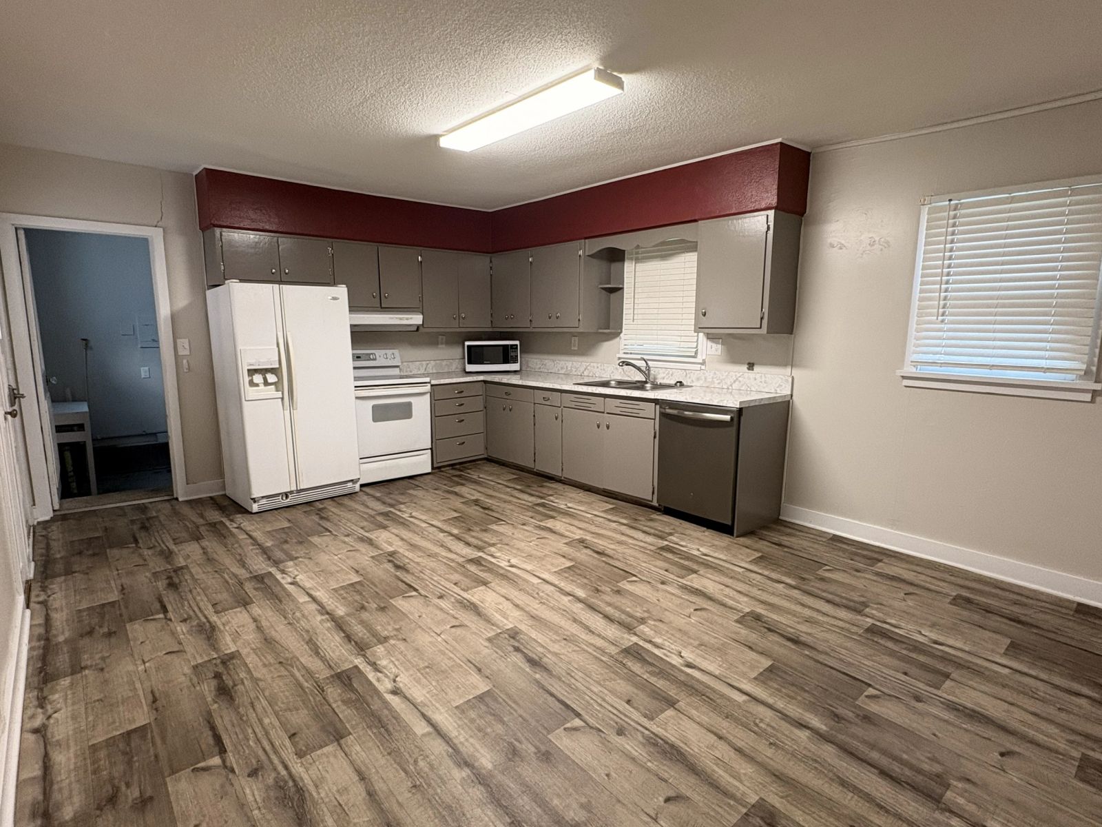 225 East 6th Street, Winner, SD — Winner, SD real estate photo thumbnail 7