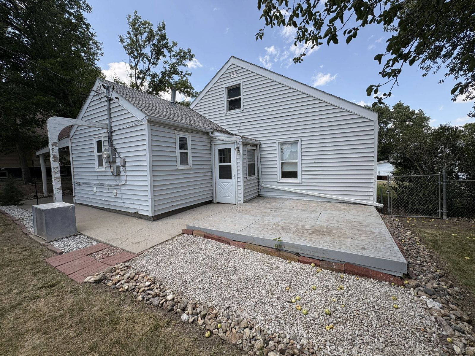 225 East 6th Street, Winner, SD — Winner, SD real estate photo thumbnail 21