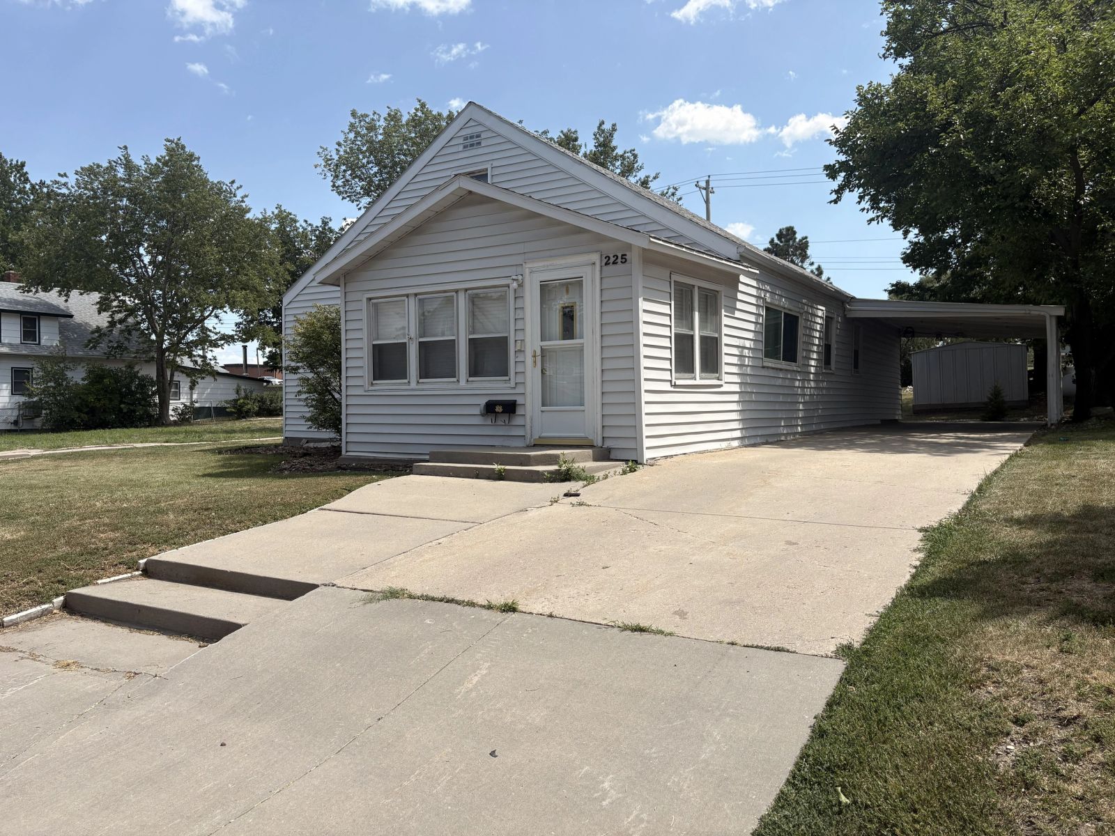 225 East 6th Street, Winner, SD — Winner, SD real estate photo thumbnail 4