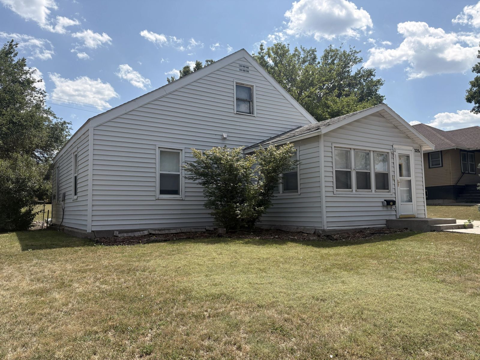 225 East 6th Street, Winner, SD — Winner, SD real estate photo thumbnail 5