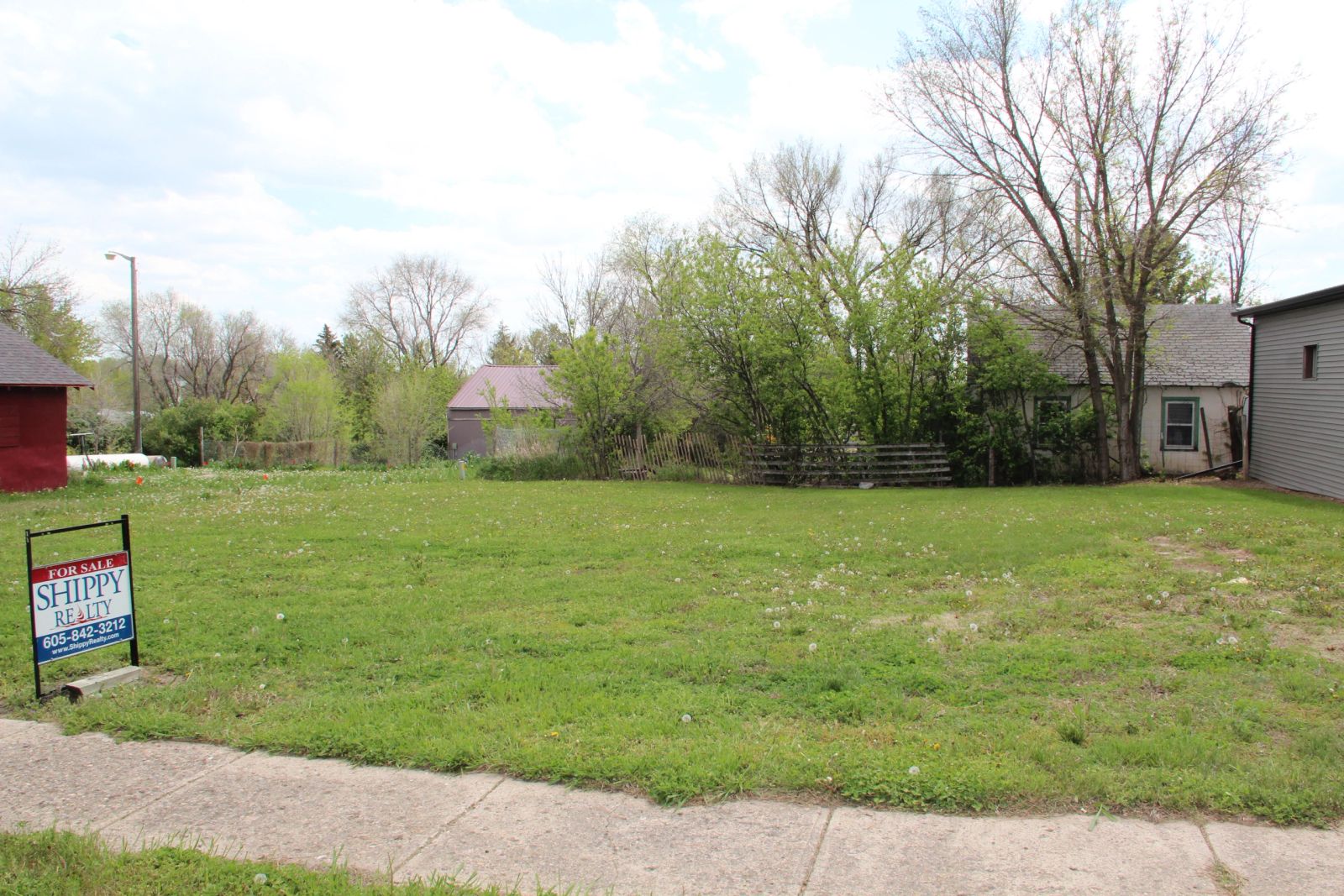 207 W. Pugh Street, Martin, SD — Martin, SD real estate photo thumbnail 5