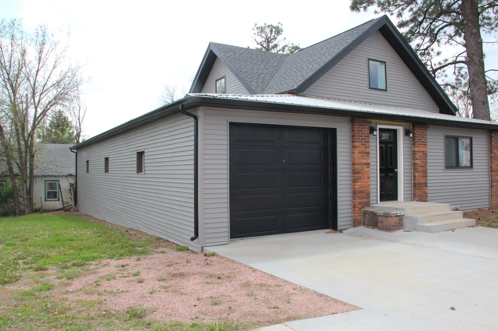 207 W. Pugh Street, Martin, SD — Martin, SD real estate photo thumbnail 4