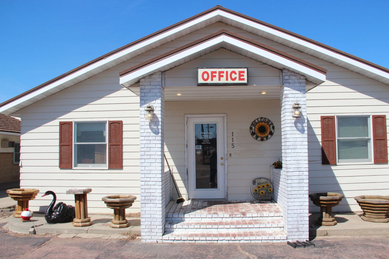 A Bridge View Inn, Chamberlain, SD — Chamberlain, SD real estate photo thumbnail 15
