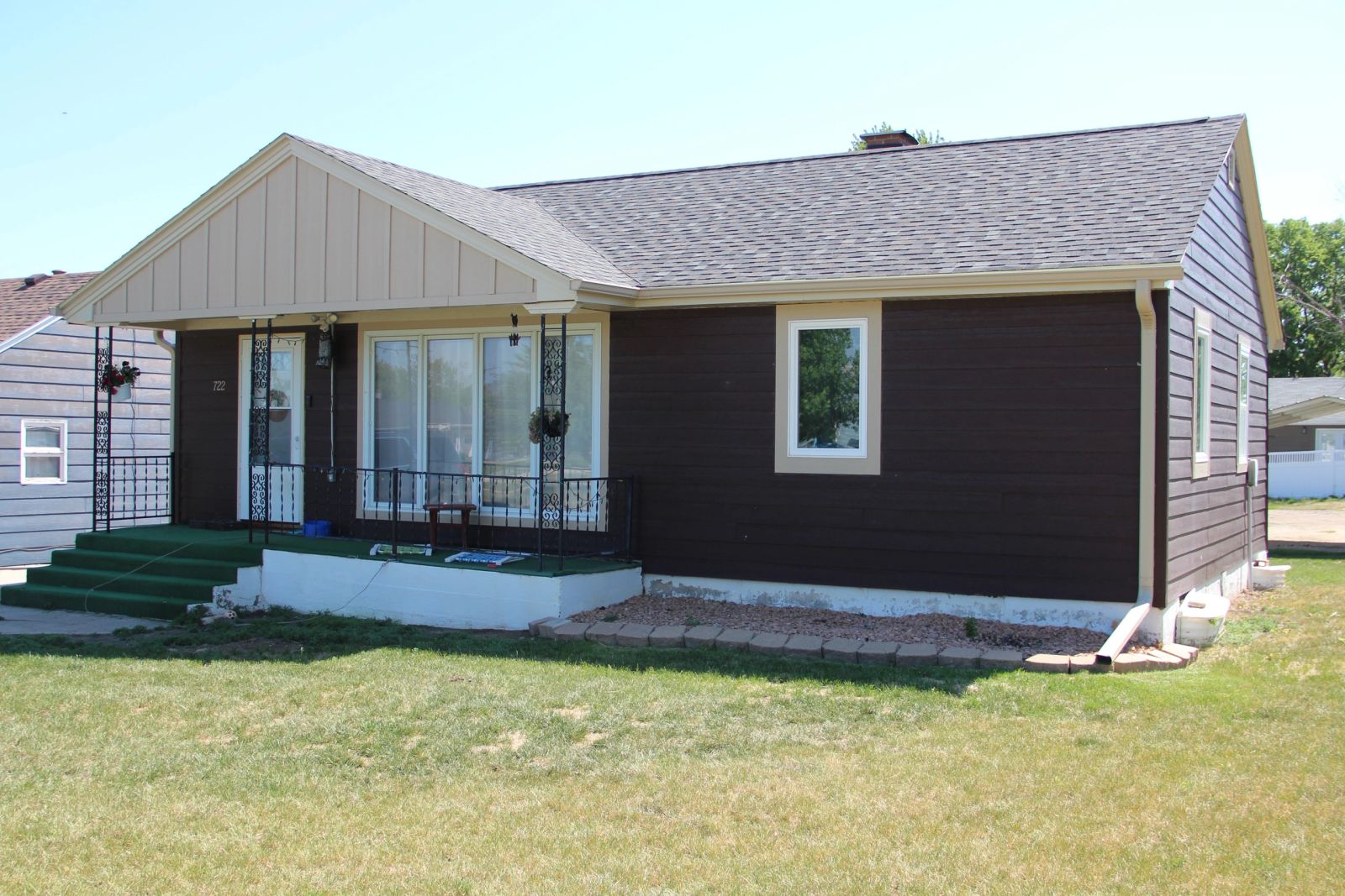722 Harding Street, Winner, SD — Winner, SD real estate photo thumbnail 4