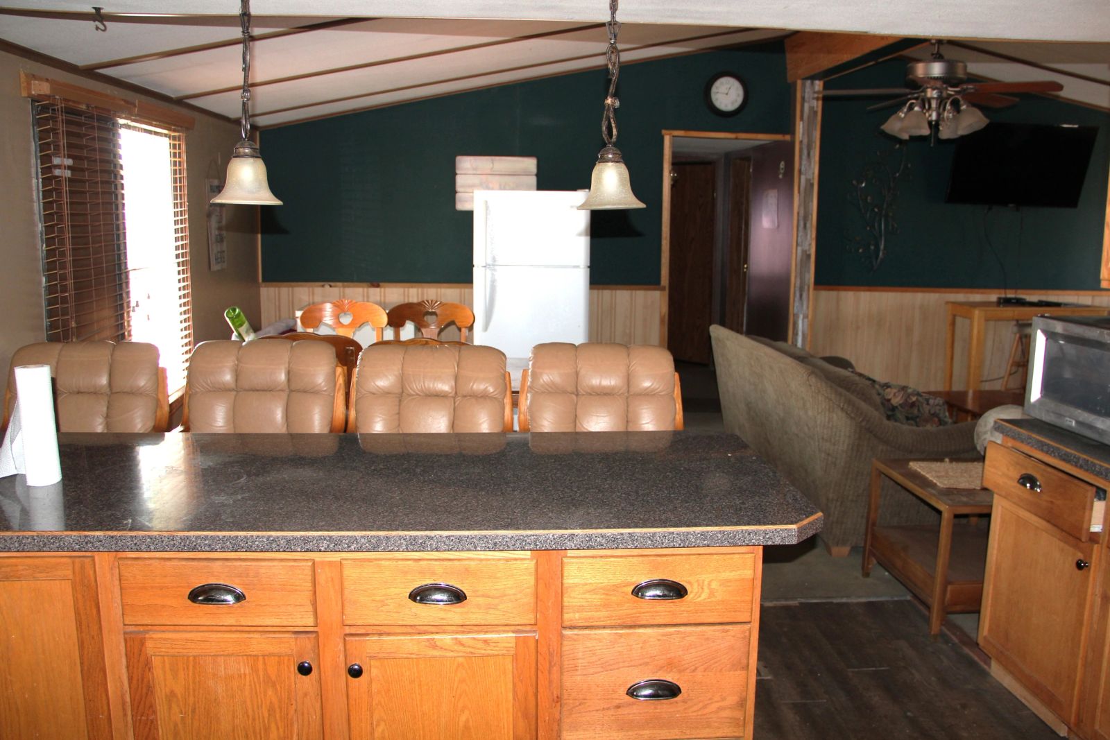 Dakota Winds Motel, Kimball, SD — Kimball, SD real estate photo thumbnail 14